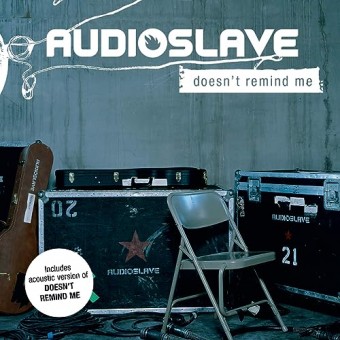 Audioslave 2005 - Out of Exile - Na escolha de 10 álbuns musicais, 10 filmes ou desenhos, o Pen-Drive será grátis...Aproveite!