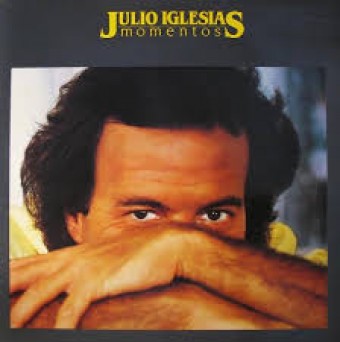 Julio Iglesias 1982 - Moments - Na escolha de 10 álbuns musicais, 10 filmes ou desenhos, o Pen-Drive será grátis...Aproveite!