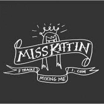 Miss Kittin 2005 - Mixing Me - Na escolha de 10 álbuns musicais, 10 filmes ou desenhos, o Pen-Drive será grátis...Aproveite!
