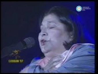 Mercedes Sosa 1997 - Consagrados En Cosquin - Na escolha de 10 álbuns musicais, 10 filmes ou desenhos, o Pen-Drive será grátis...Aproveite!