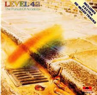 Level 42 1982 - The Pursuit Of Accidents - Na escolha de 10 álbuns musicais, 10 filmes ou desenhos, o Pen-Drive será grátis...Aproveite!veite!