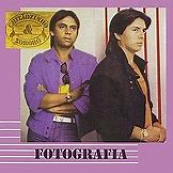 Chitãozinho & Xororó 1985 - Fotografia - Na escolha de 10 álbuns musicais, 10 filmes ou desenhos, o Pen-Drive será grátis...Aproveite!