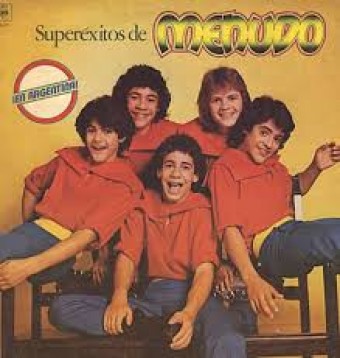 Menudo 1983 - Super Exitos de Menudo - Na escolha de 10 álbuns musicais, 10 filmes ou desenhos, o Pen-Drive será grátis...Aproveite!